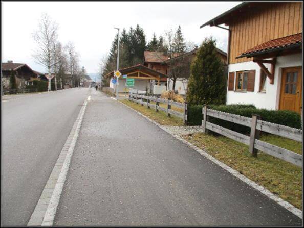 Bauarbeiten an der Schmelzer Straße in Inzell, Bayern, im Rahmen des Projekts Ausbau Kr TS40.