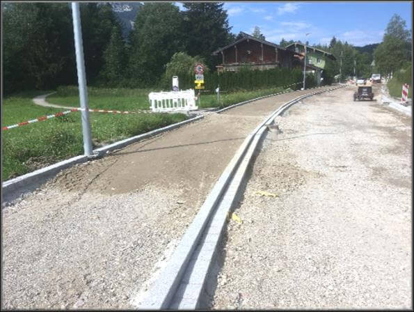 Bauarbeiter auf der Schmelzer Straße Inzell, Bayern, während des Ausbaus des Projekts Kr TS40.