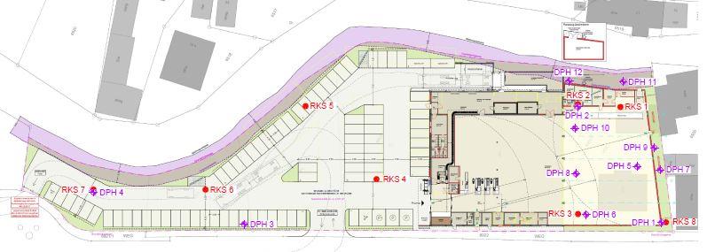 Baufortschritt der Edeka-Markt-Erweiterung in Sinsheim mit neuen Fassadenarbeiten und Baustellenequipment.
