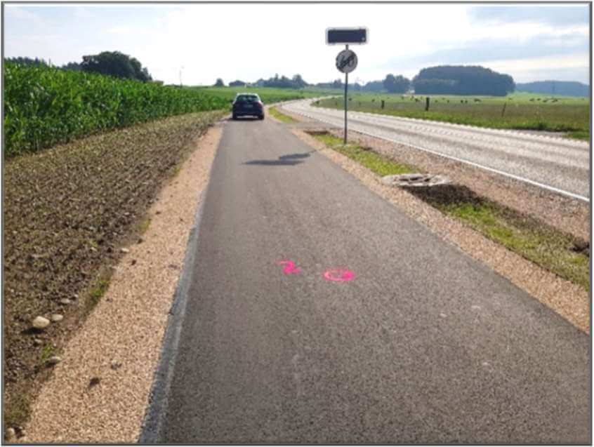 Bauarbeiten am Geh- und Radweg zwischen Aiglsham und Herndling, Sicht auf die neue Trasse und umgebende Landschaft.
